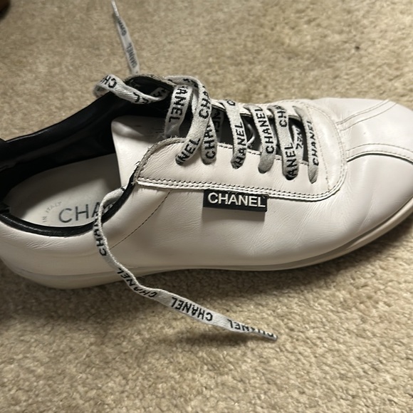 Authentic CHANEL sneakers size EURO 40 is US small size 10. - Picture 9 of 10